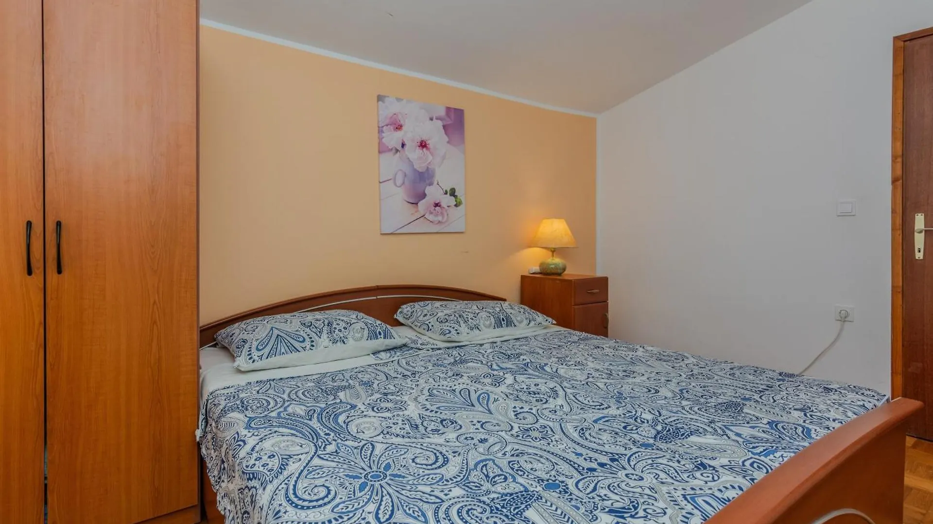 Apartments With A Parking Space Vir - 23111